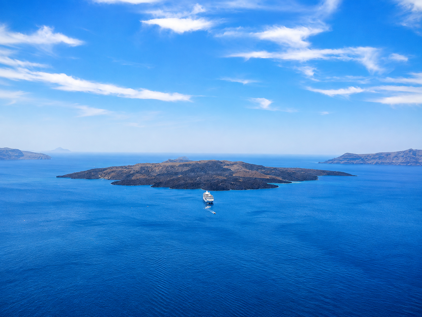 Ημερήσια Εκδρομή με Πλοίο στη Σαντορίνη από τη Νάξο