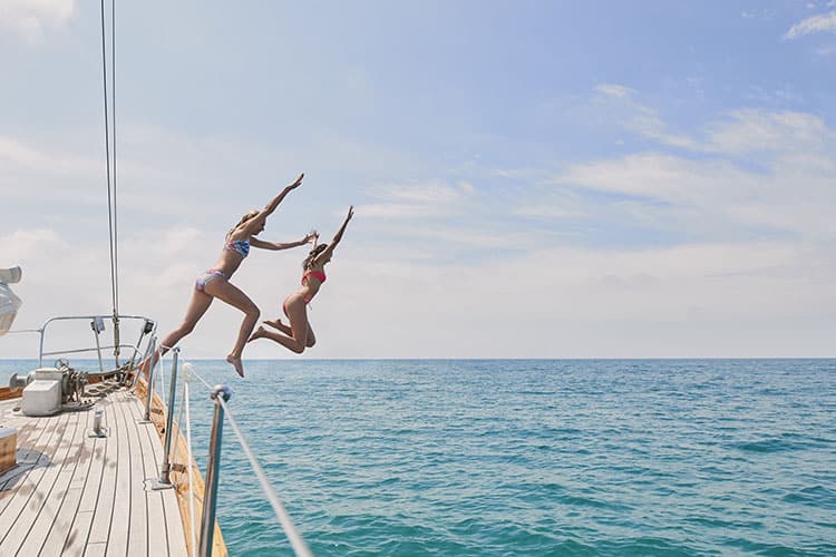 Half-Day Private Luxury Sailing Cruise from Naxos
